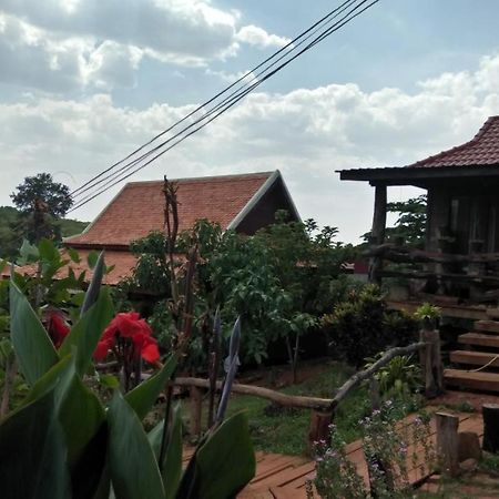Ratanak Tep Rithea Homestay Banlung Exterior photo